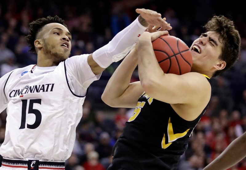 Illustration for article titled Iowa's Luka Garza Has Extremely Powerful Eyebrows